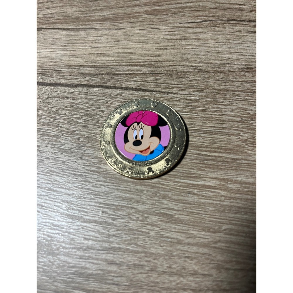 Disney‎ Mickey and Friends Minnie Mouse Collectible Coin Token Gold Tone